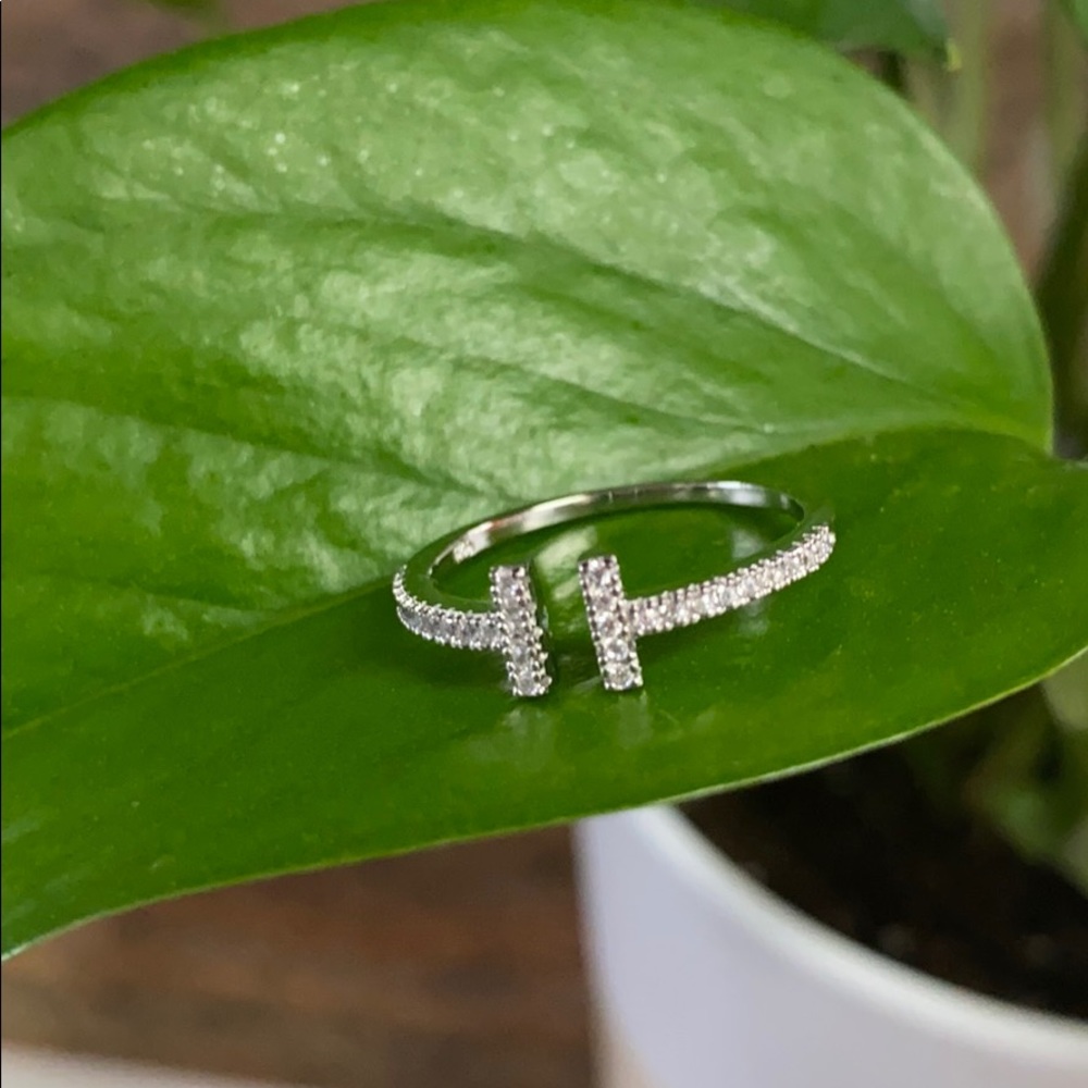 Split diamond bar ring